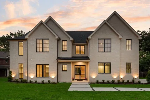 10 Brook Hollow Lane