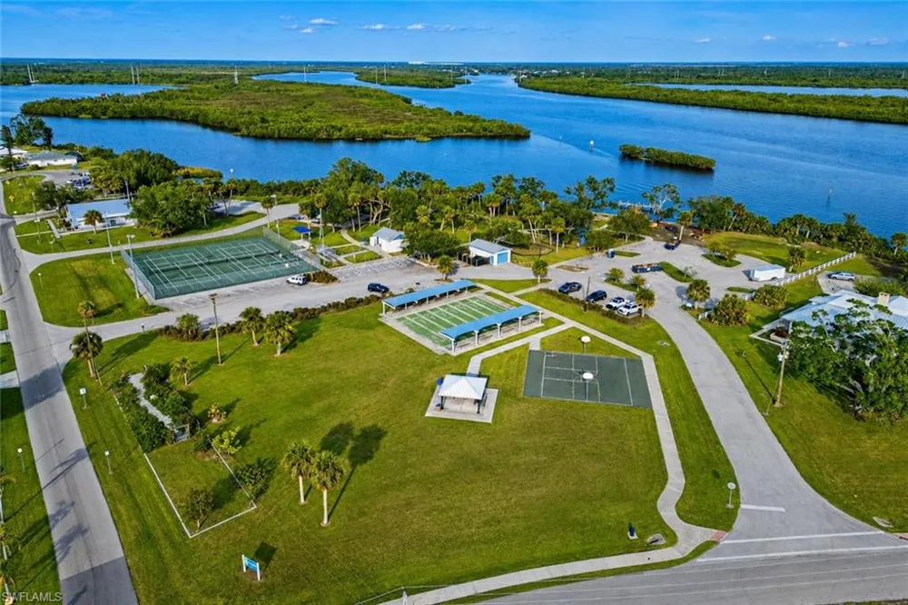 27072 Hillshire Lane Punta Gorda, FL 33983