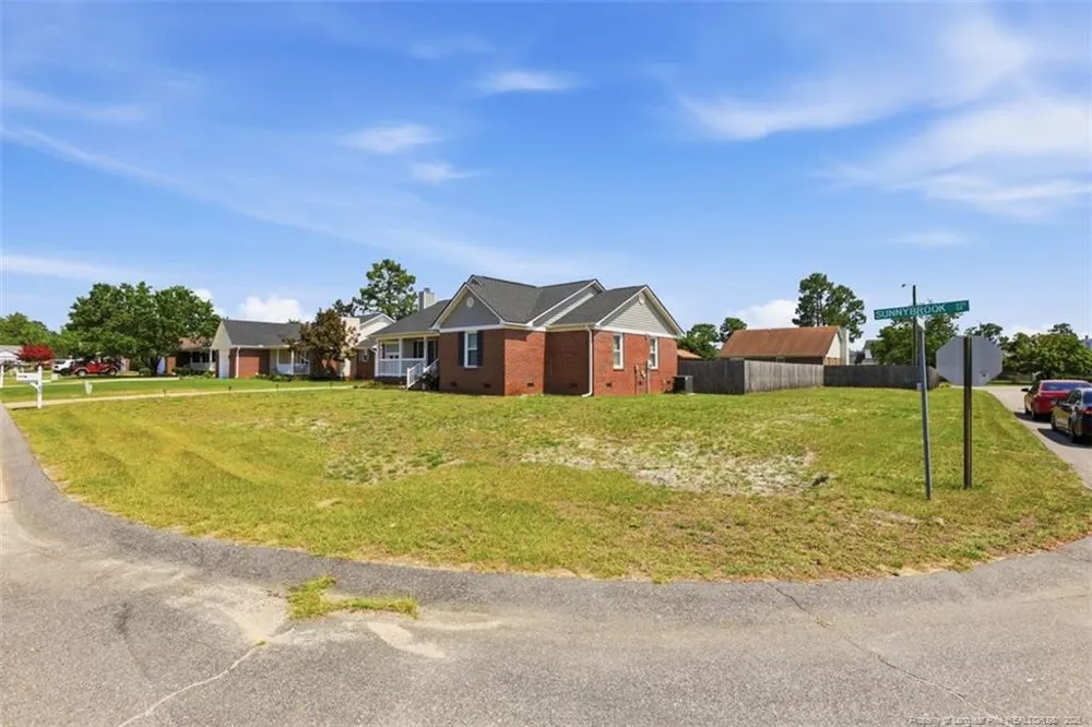 627 Sunnybrook Drive Hope Mills, NC 28348