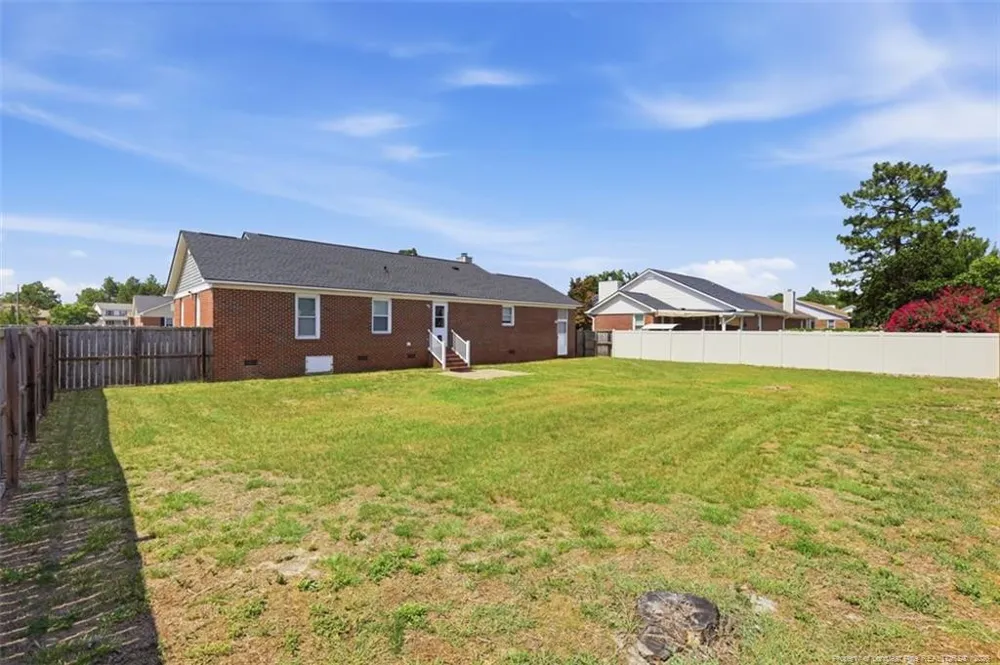627 Sunnybrook Drive Hope Mills, NC 28348