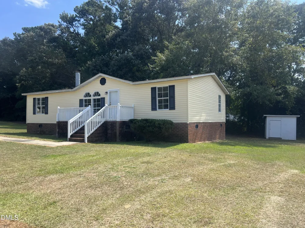 121 Ash Street Coats, NC 27521