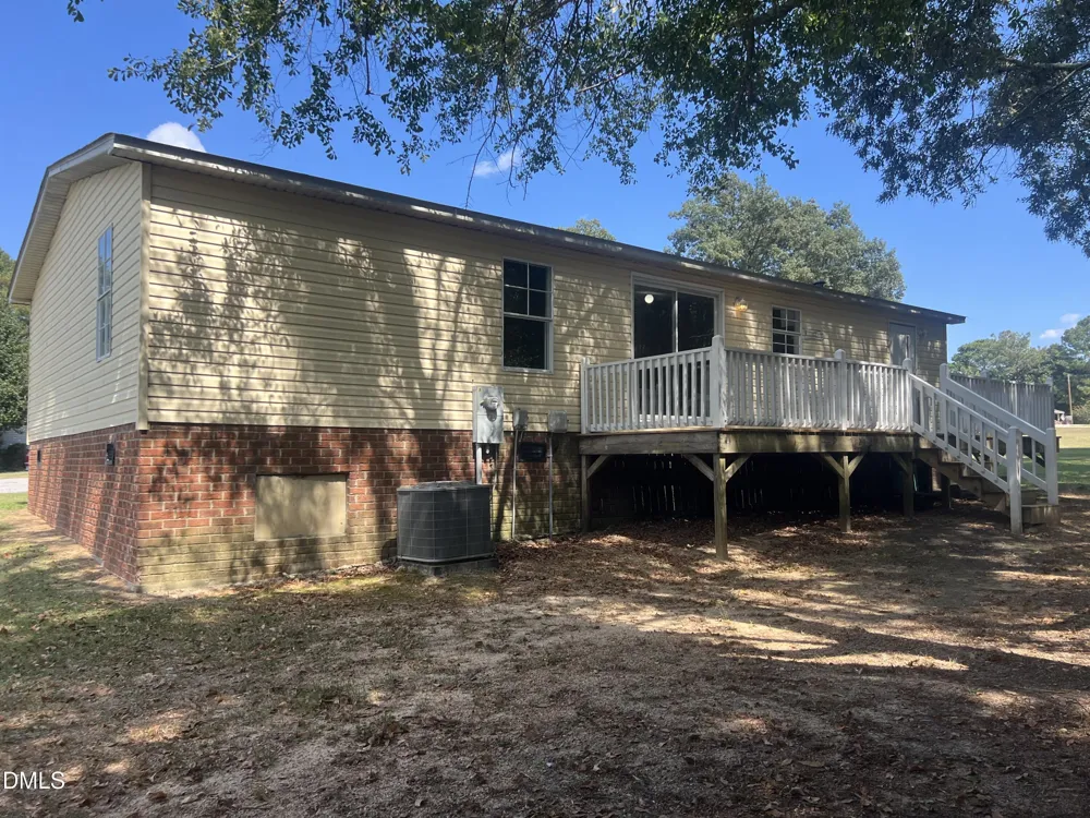 121 Ash Street Coats, NC 27521