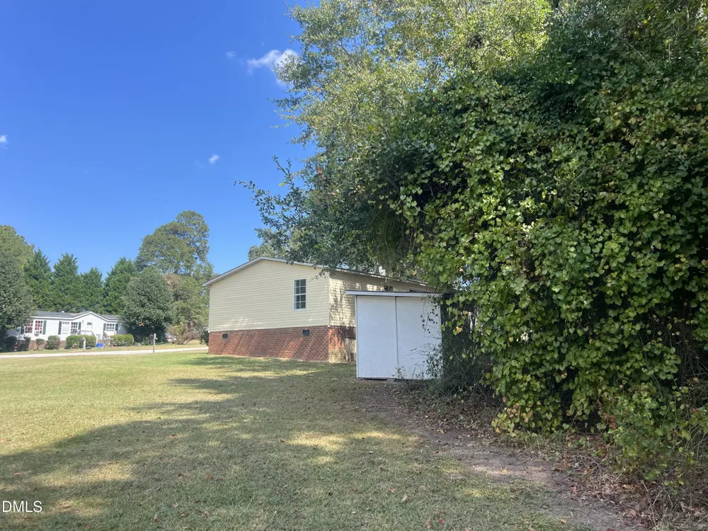 121 Ash Street Coats, NC 27521