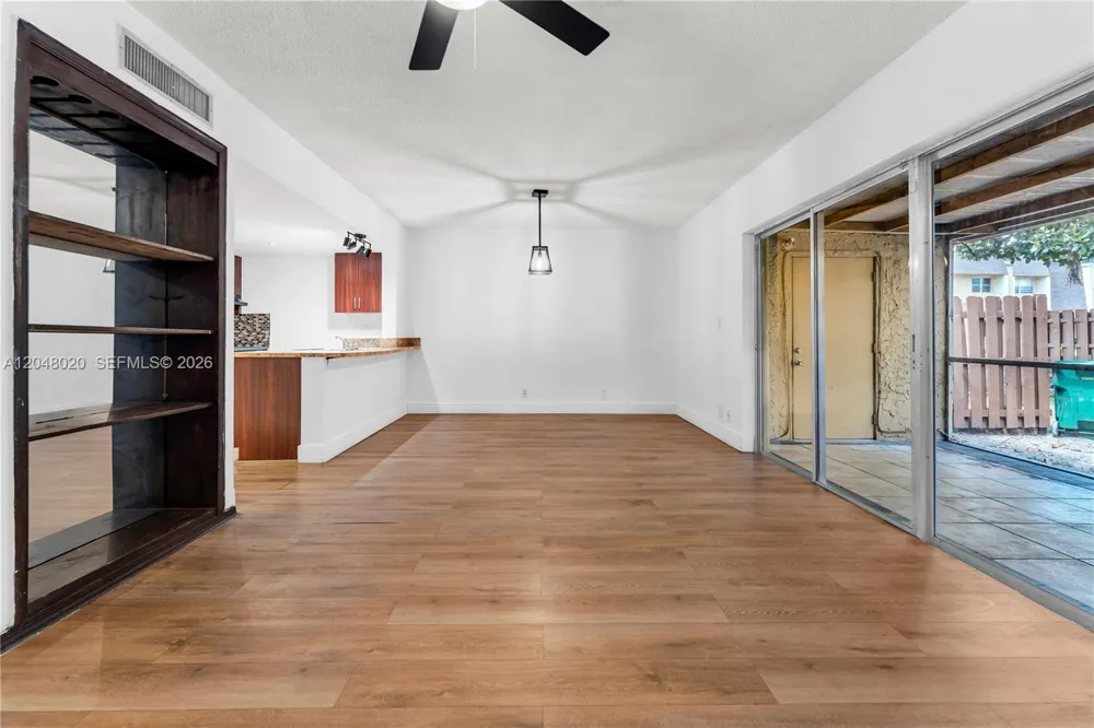 5653 Blueberry CT ## 2 Lauderhill, FL 33313