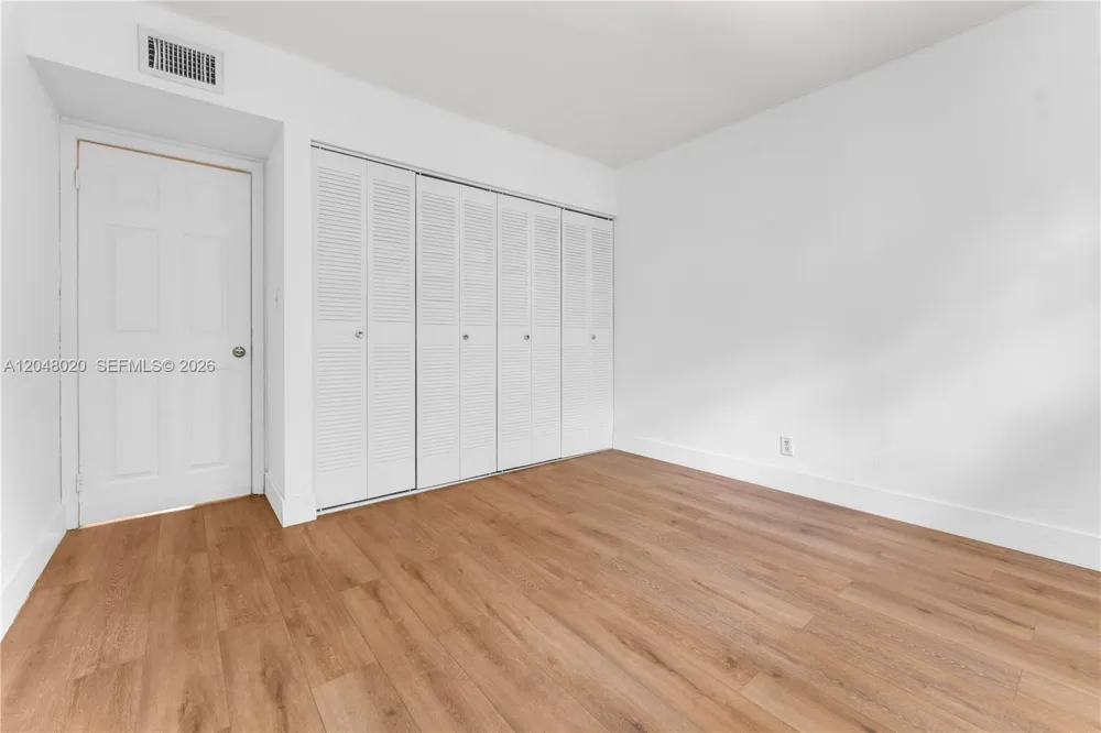 5653 Blueberry CT ## 2 Lauderhill, FL 33313