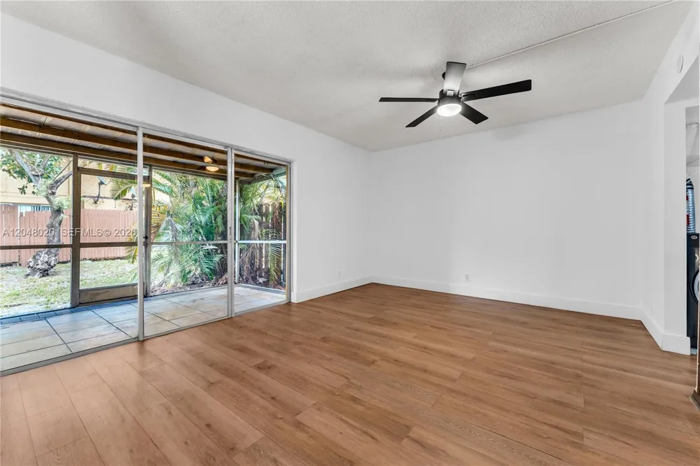 5653 Blueberry CT ## 2 Lauderhill, FL 33313