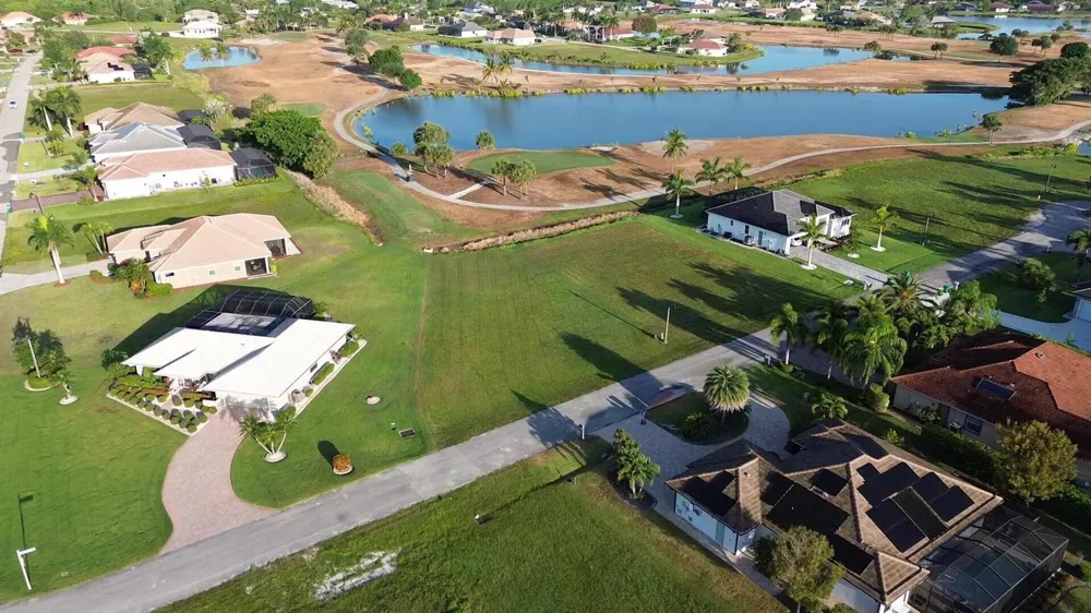 18001 Bluewater Drive Naples, FL 34114