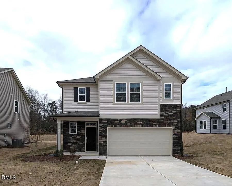 1233 Weavers Trace Drive Zebulon, NC 27597