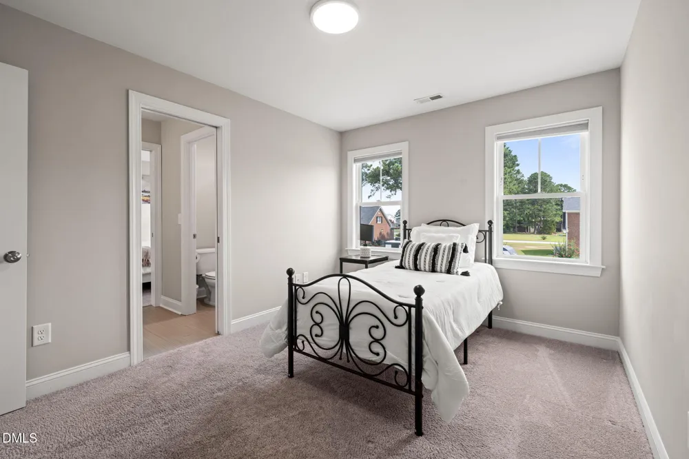 748 Old School Road Four Oaks, NC 27524
