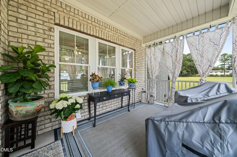 748 Old School Road Four Oaks, NC 27524