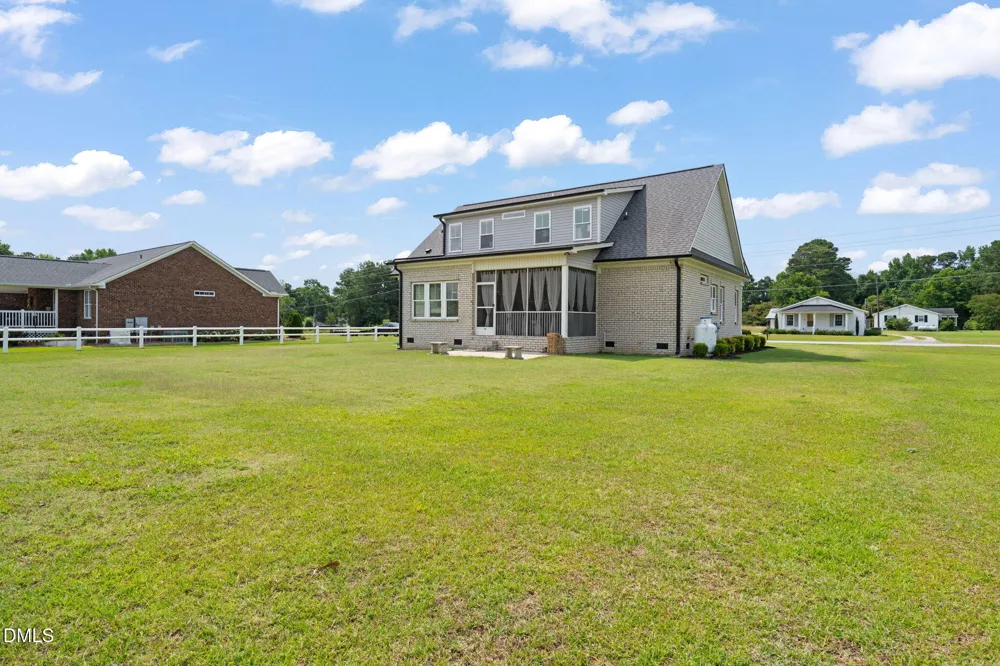 748 Old School Road Four Oaks, NC 27524