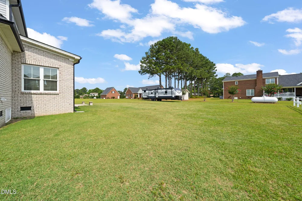 748 Old School Road Four Oaks, NC 27524