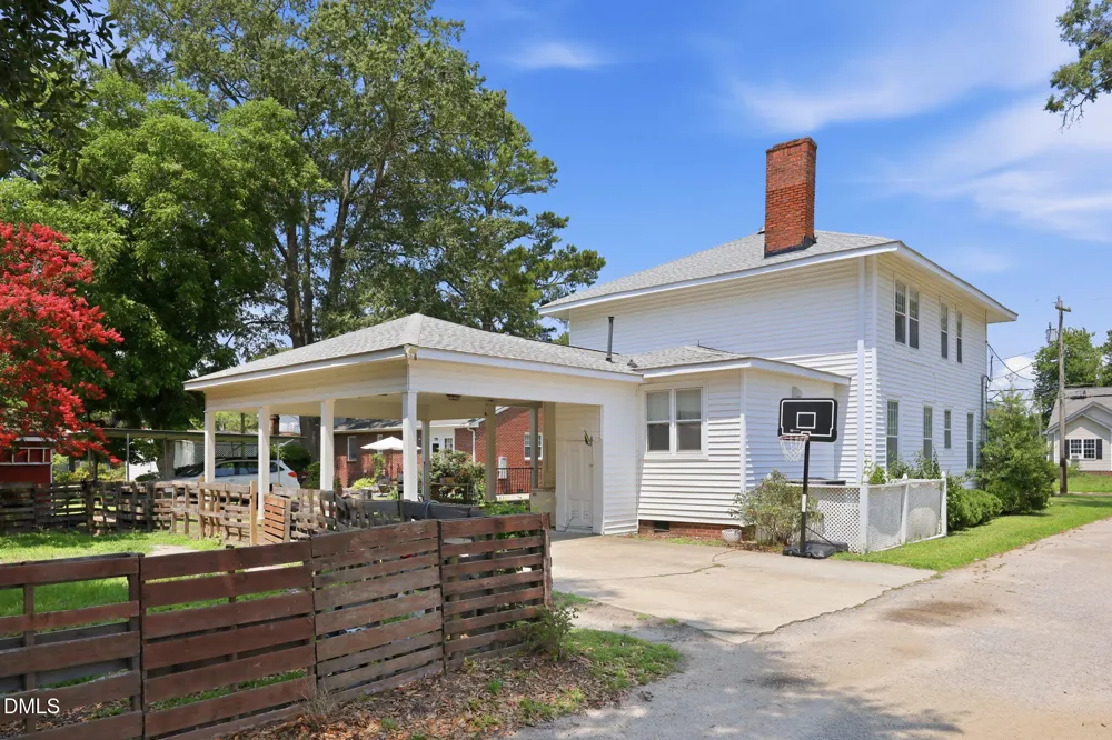 501 S Main Street Stantonsburg, NC 27883