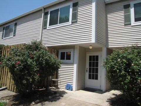 220 Elizabeth Street #Apt B2