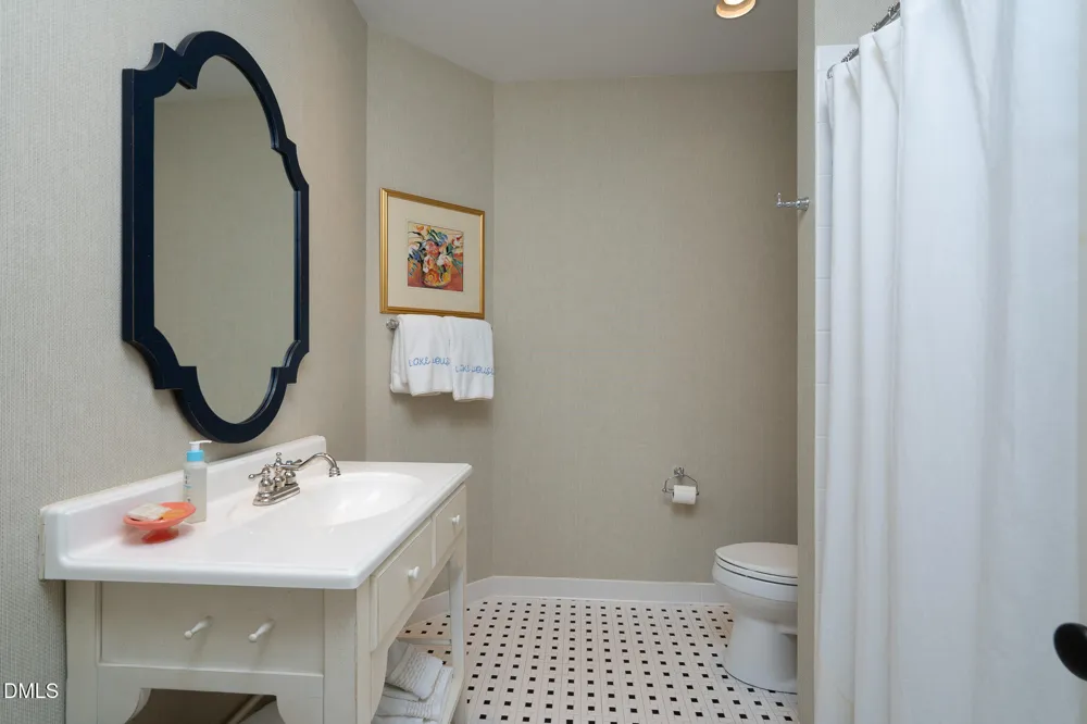 2375 Southpoint Lane New London, NC 28127