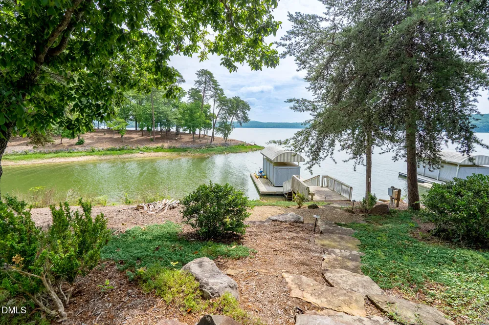 2375 Southpoint Lane New London, NC 28127