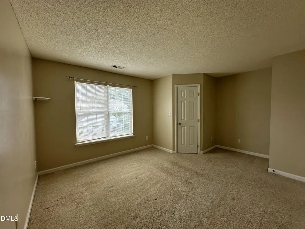 312 Commons Drive Holly Springs, NC 27540
