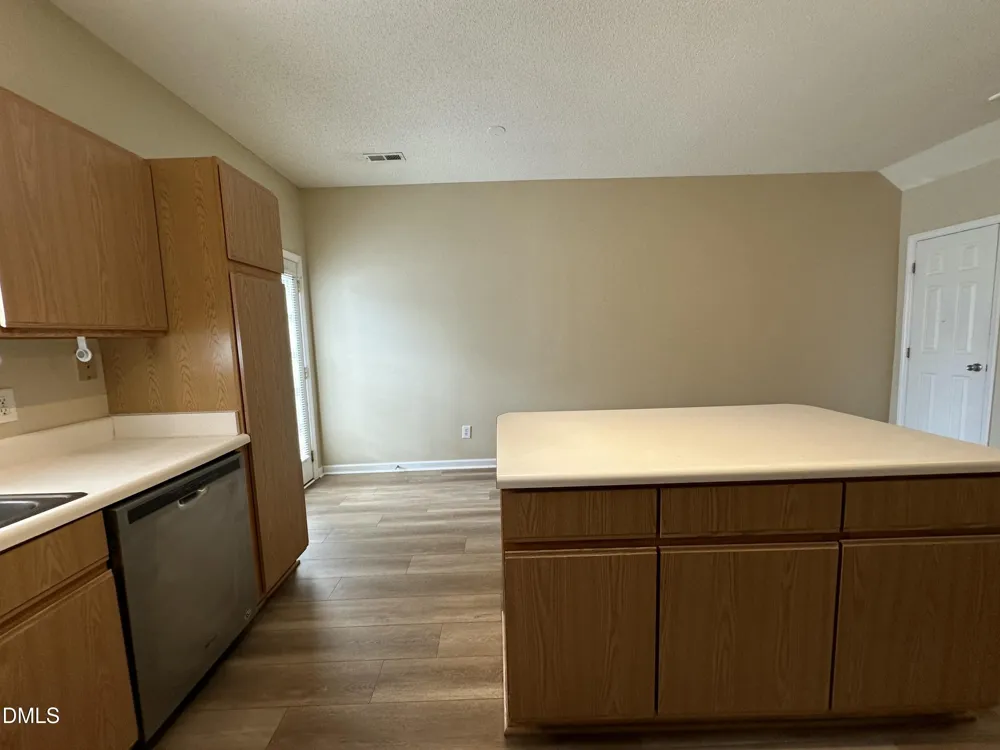 312 Commons Drive Holly Springs, NC 27540