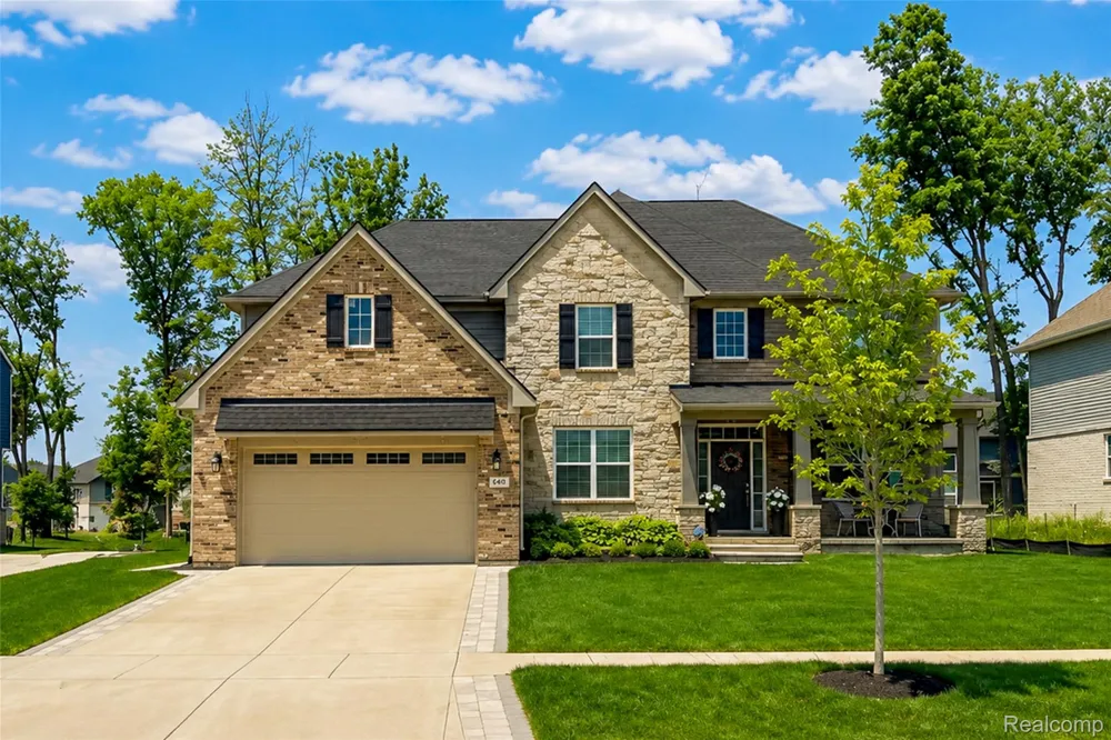 640 Allegheny Drive South Lyon City, MI 48178