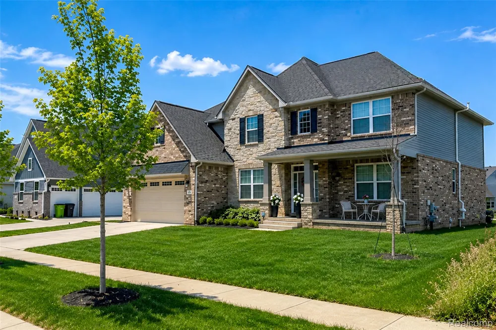 640 Allegheny Drive South Lyon City, MI 48178