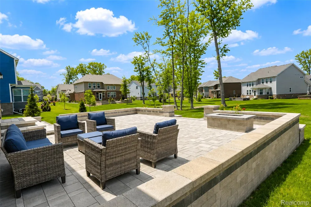 640 Allegheny Drive South Lyon City, MI 48178