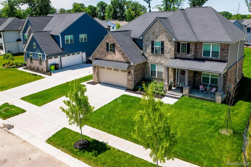 640 Allegheny Drive South Lyon City, MI 48178