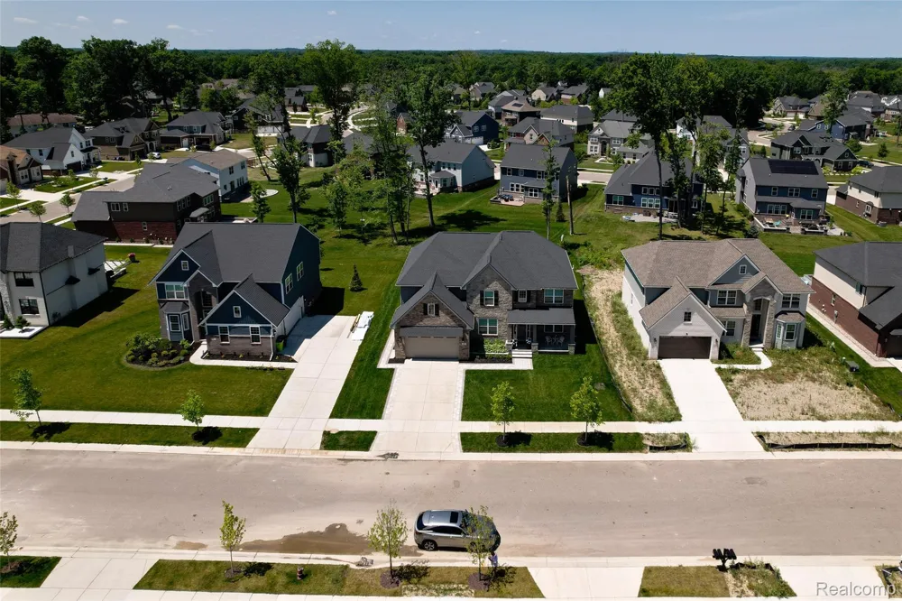 640 Allegheny Drive South Lyon City, MI 48178