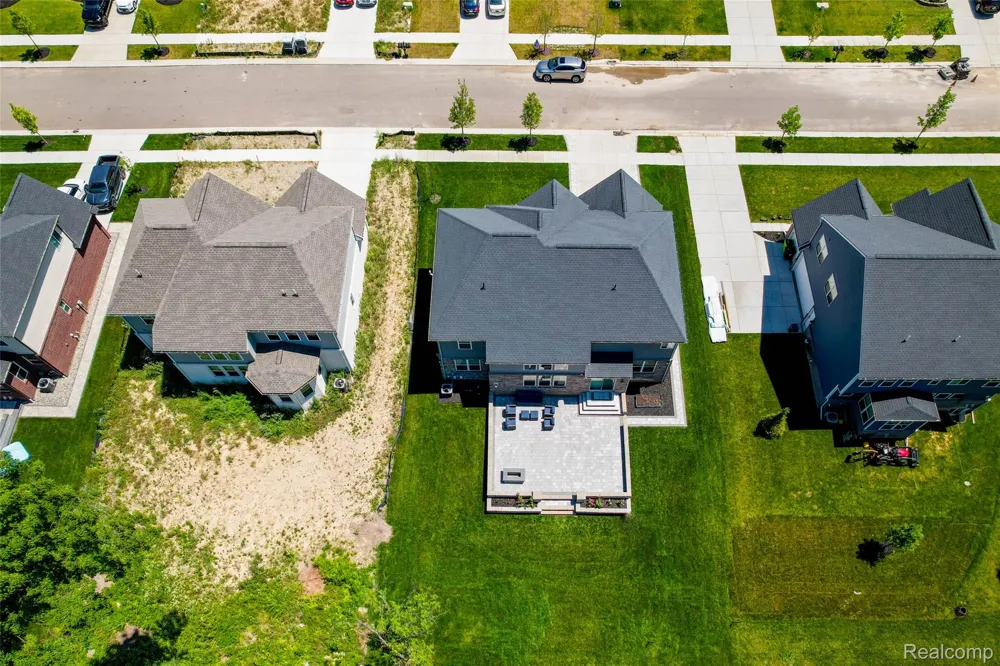 640 Allegheny Drive South Lyon City, MI 48178