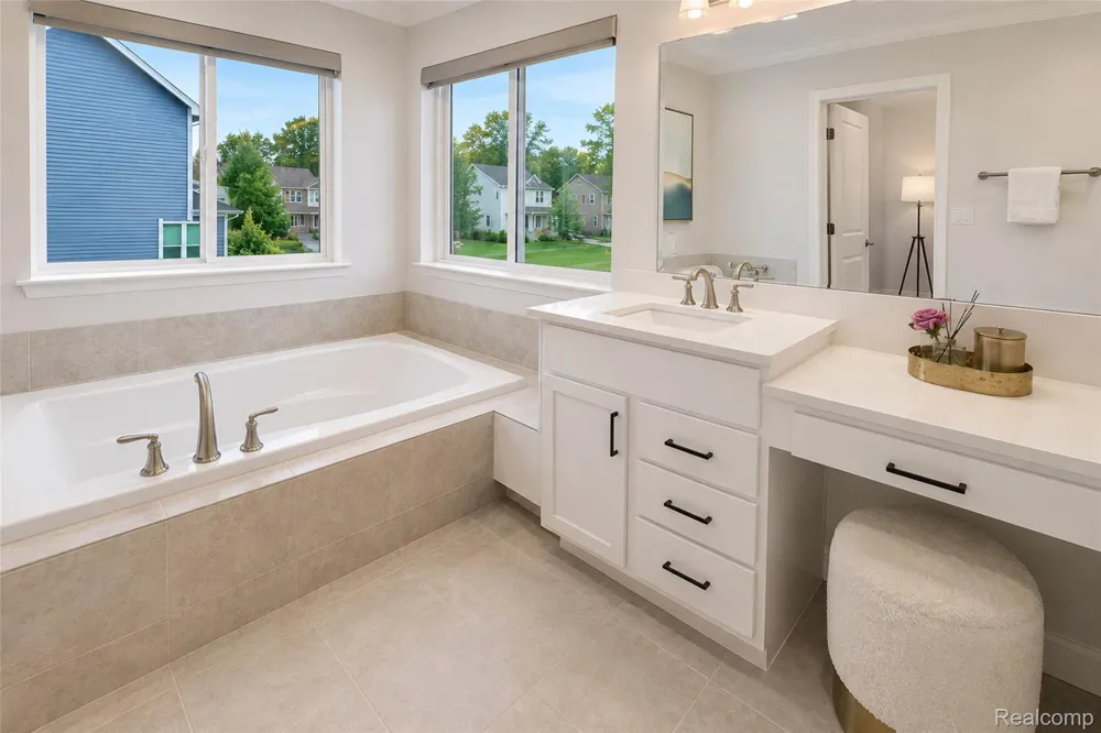 640 Allegheny Drive South Lyon City, MI 48178
