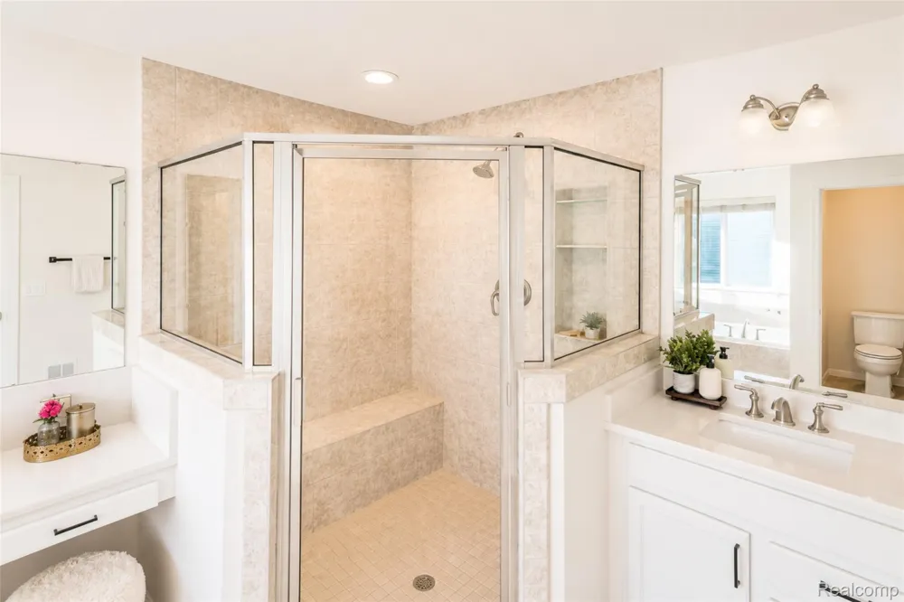 640 Allegheny Drive South Lyon City, MI 48178