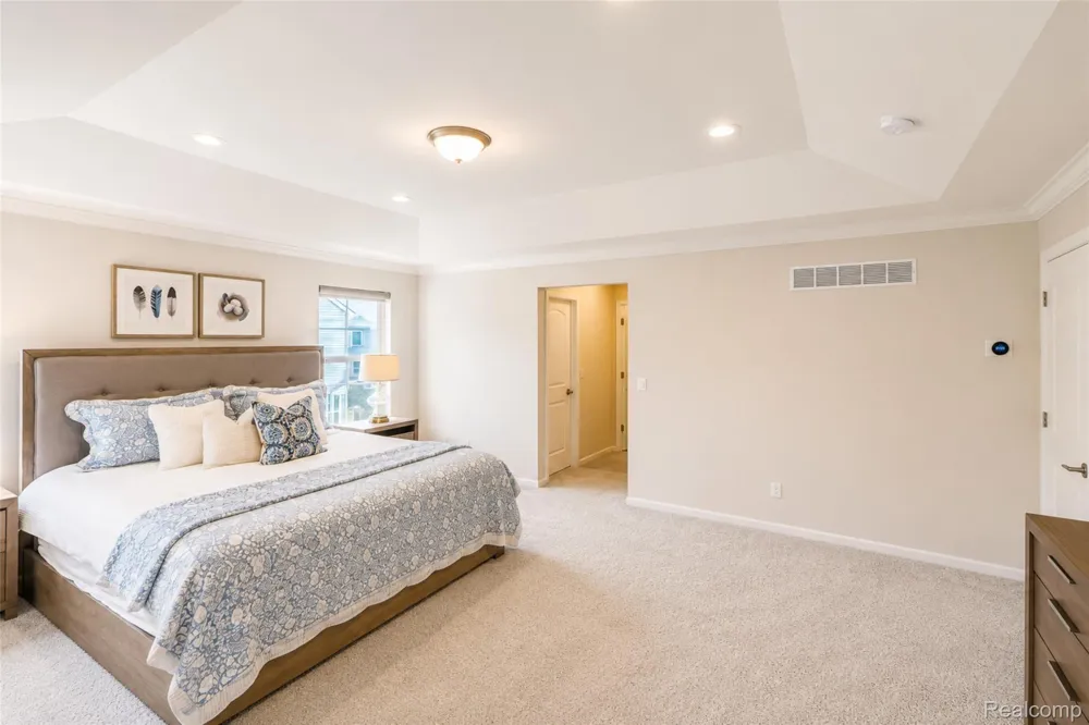 640 Allegheny Drive South Lyon City, MI 48178