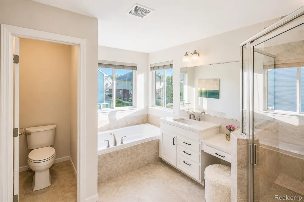 640 Allegheny Drive South Lyon City, MI 48178