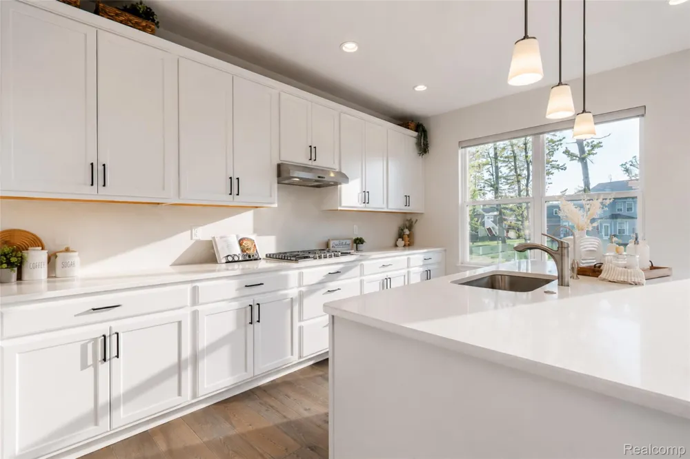 640 Allegheny Drive South Lyon City, MI 48178