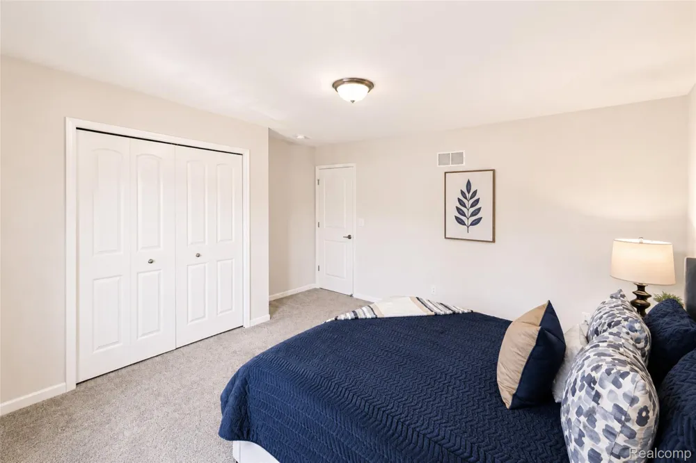 640 Allegheny Drive South Lyon City, MI 48178