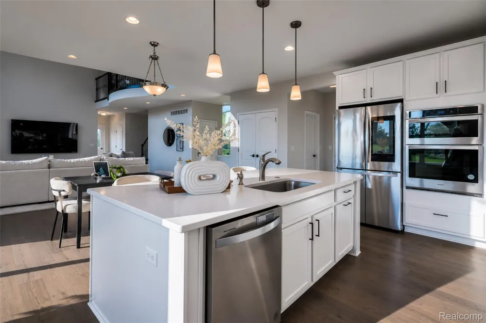 640 Allegheny Drive South Lyon City, MI 48178