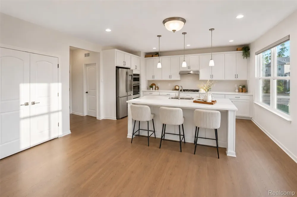 640 Allegheny Drive South Lyon City, MI 48178