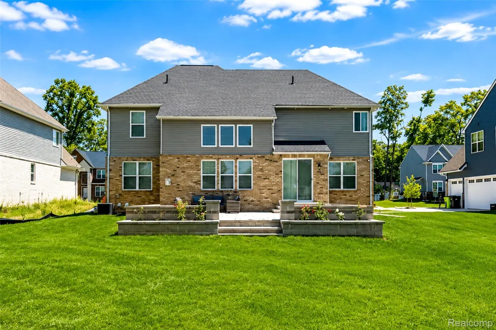 640 Allegheny Drive South Lyon City, MI 48178