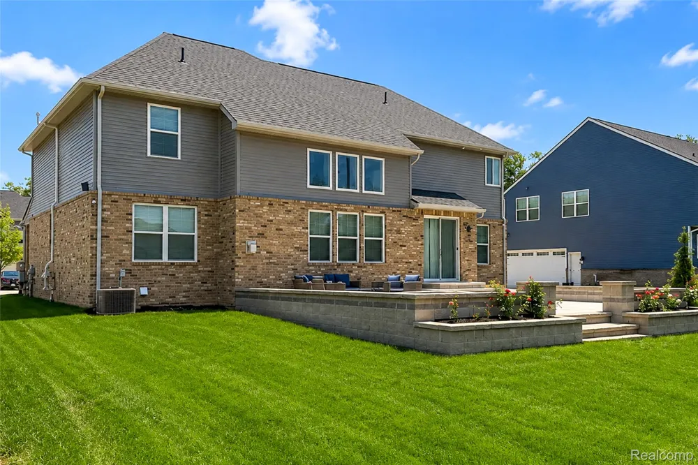 640 Allegheny Drive South Lyon City, MI 48178