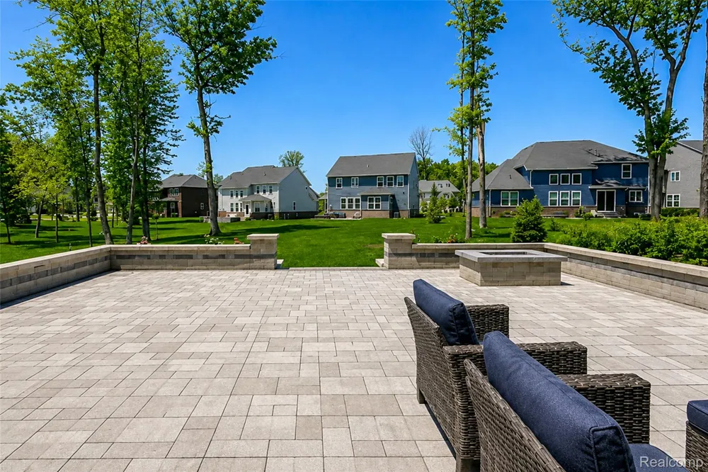640 Allegheny Drive South Lyon City, MI 48178