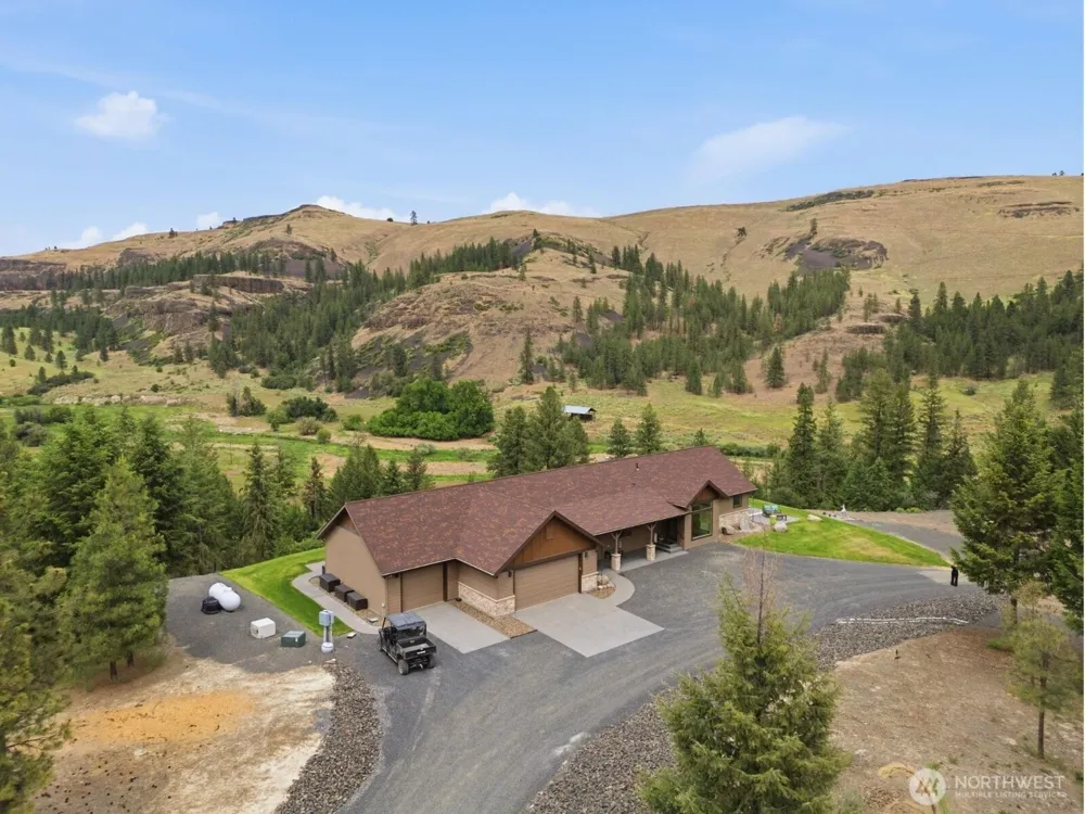 34951 & 34947 Sharptail Lane Davenport, WA 99122