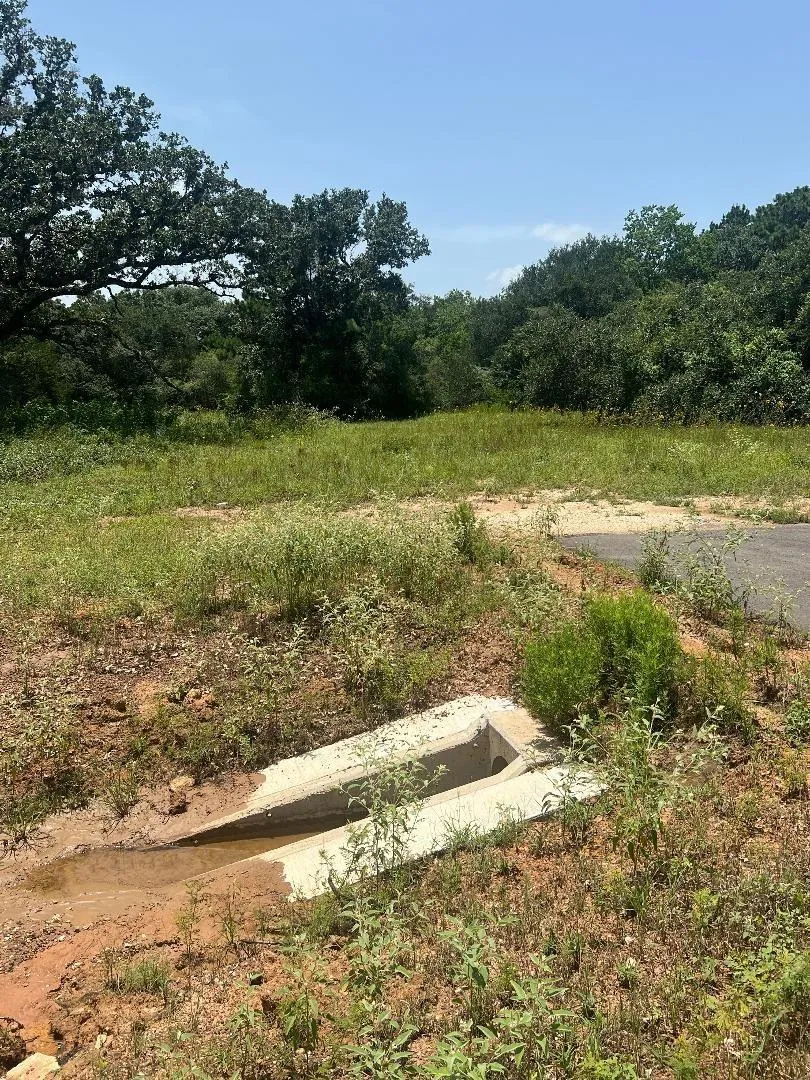 5896 S Ih 10 Rd Tx Alleyton, TX 78935