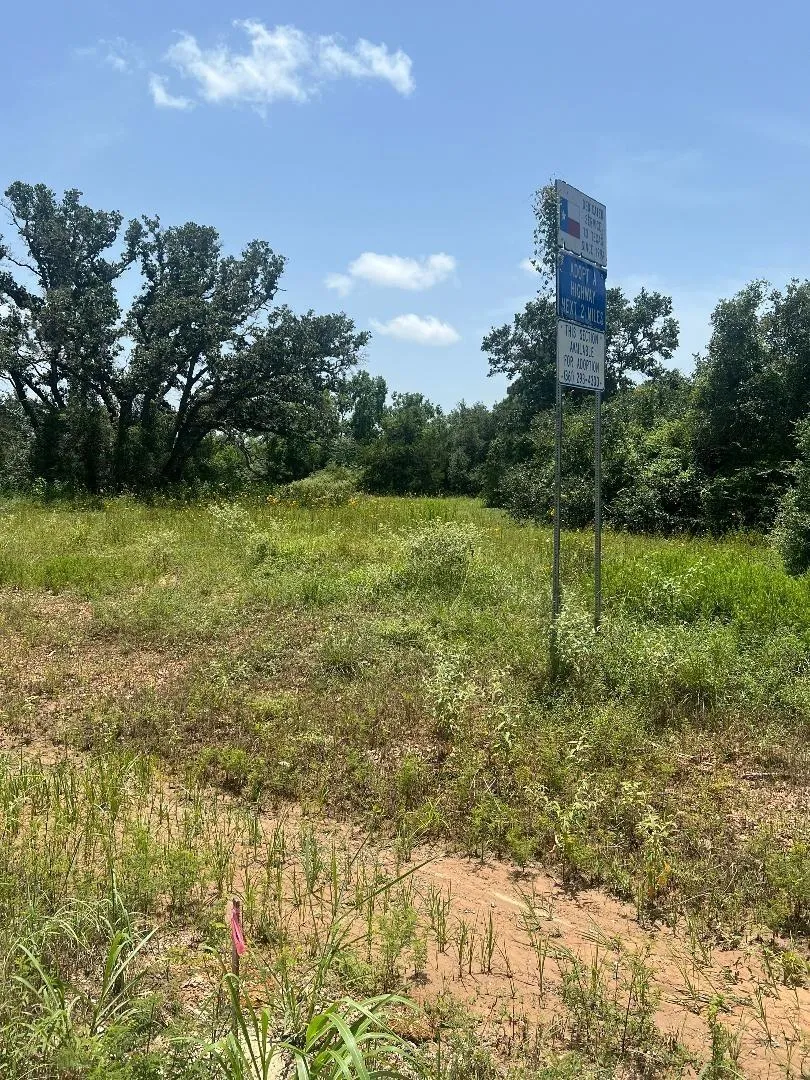 5896 S Ih 10 Rd Tx Alleyton, TX 78935