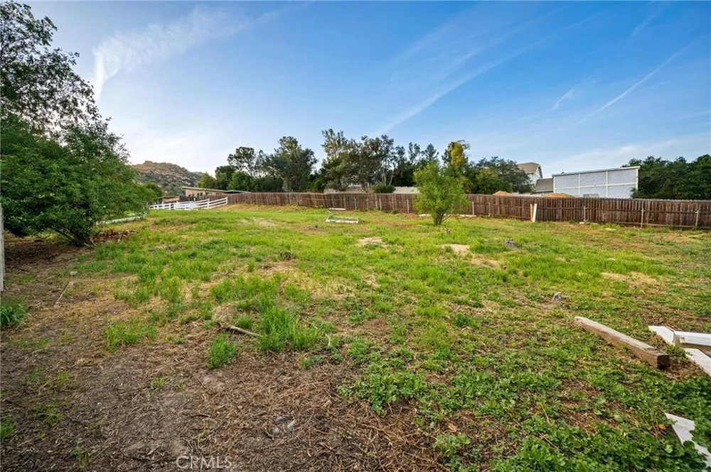 9812 Kentland Avenue Chatsworth, CA 91311