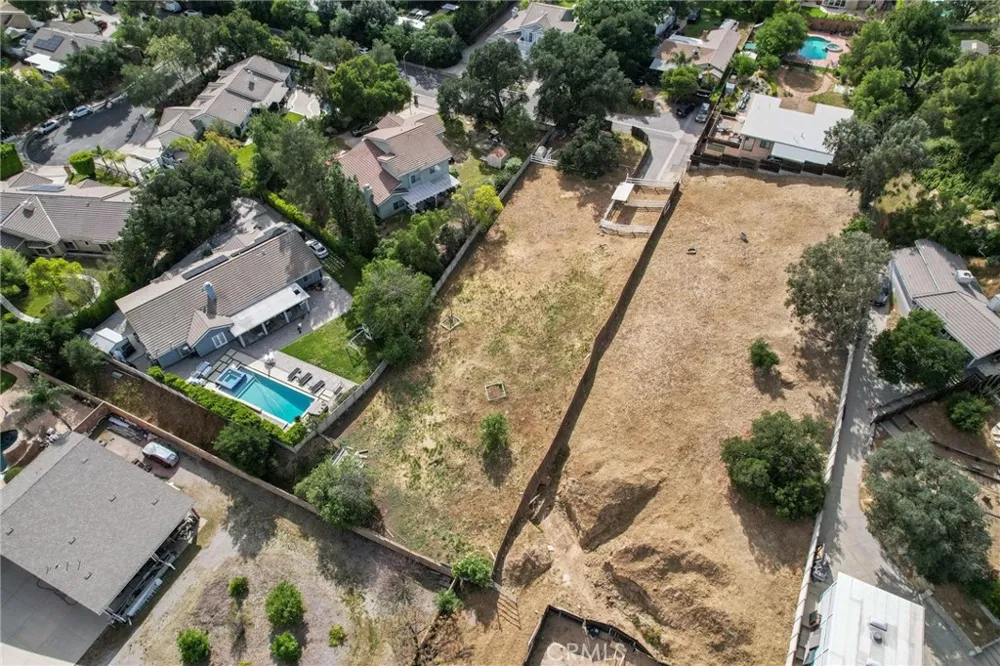 9812 Kentland Avenue Chatsworth, CA 91311