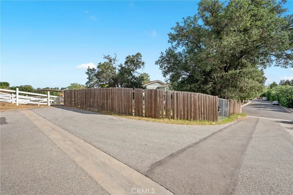 9812 Kentland Avenue Chatsworth, CA 91311