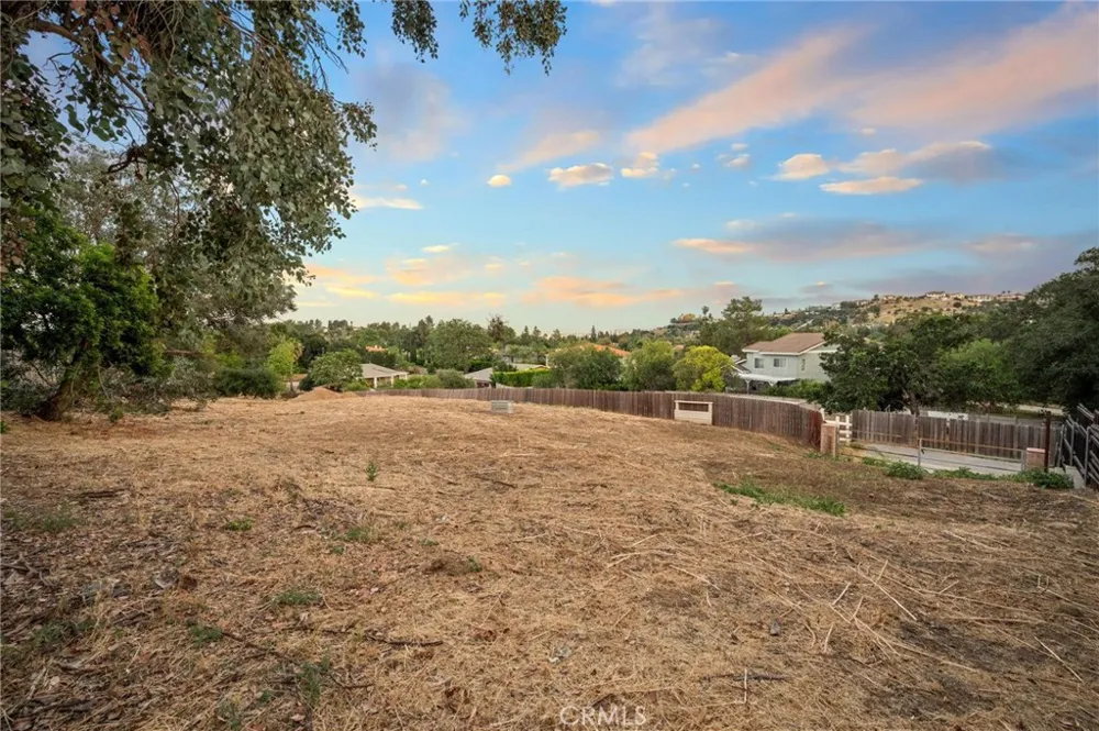 9822 Kentland Avenue Chatsworth, CA 91311