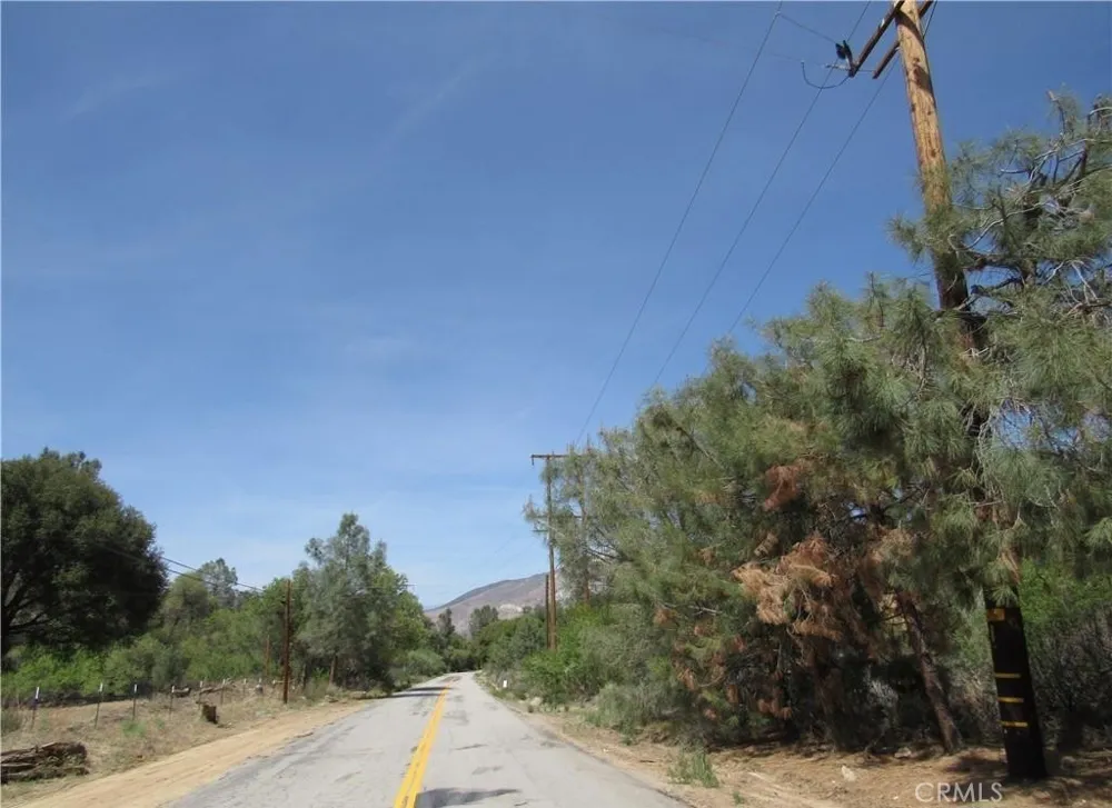 095-061-02-00-3 Caliente Bodfish Road Havilah, CA 93518