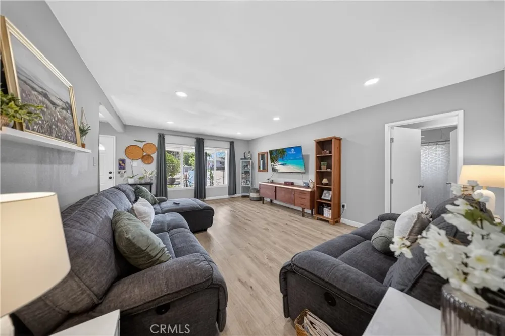 7726 Del Rosa San Bernardino, CA 92410