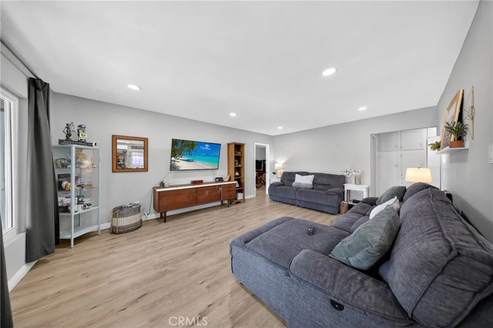 7726 Del Rosa San Bernardino, CA 92410