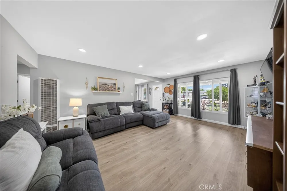 7726 Del Rosa San Bernardino, CA 92410